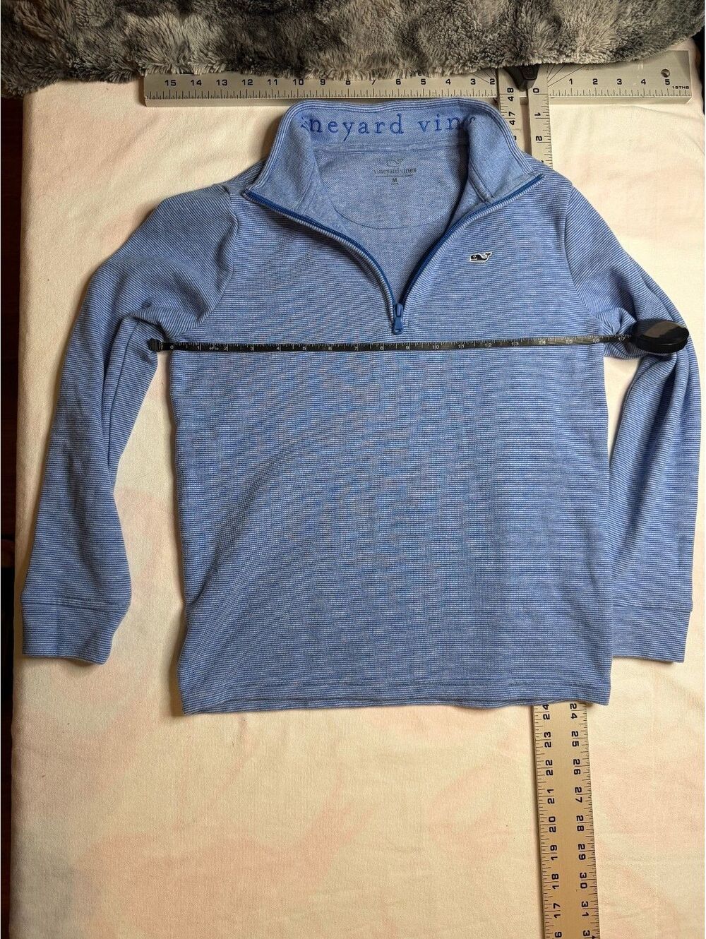 Vineyard Vines Boys Youth Size M Light Blue 1/4 Zip Pullover Sweater Whale Logo